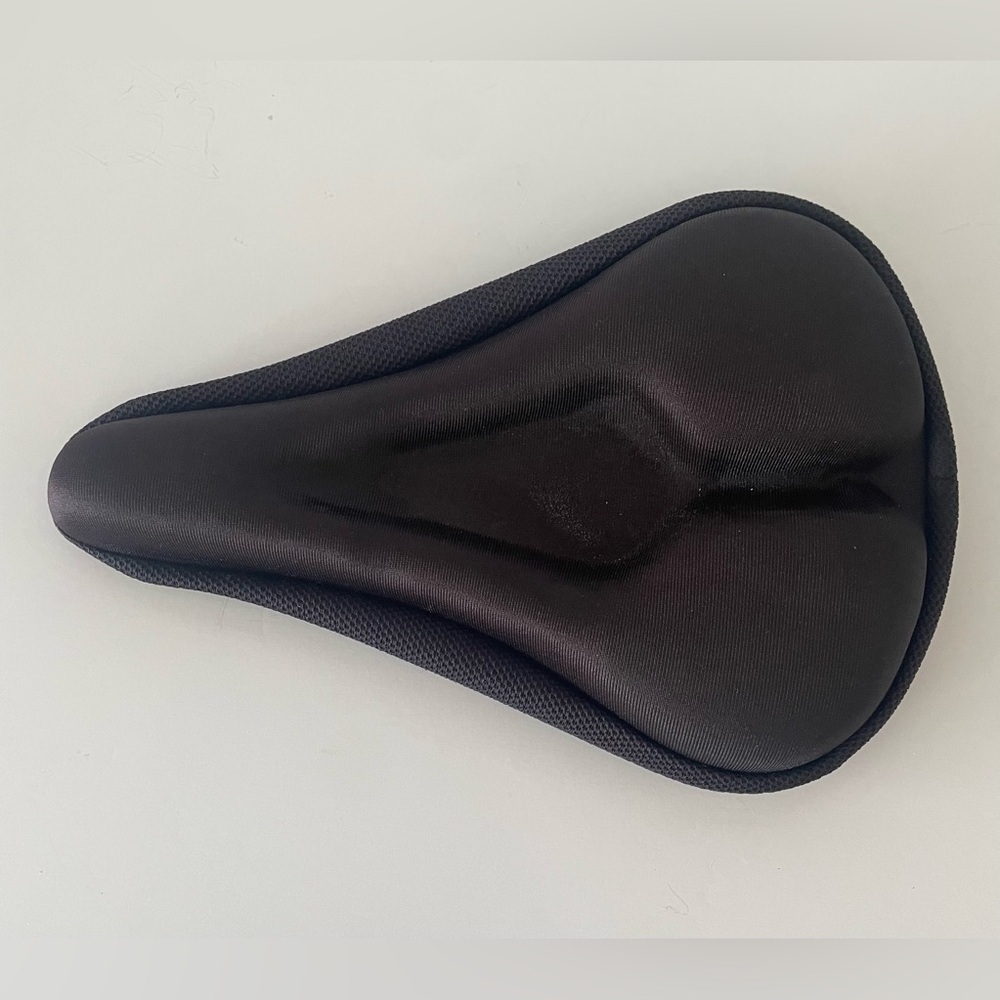•Bicycle Seat
•Soft Saddle Cover
•Adjustible Cushion
•Excellent Condition - Picture 2 of 5